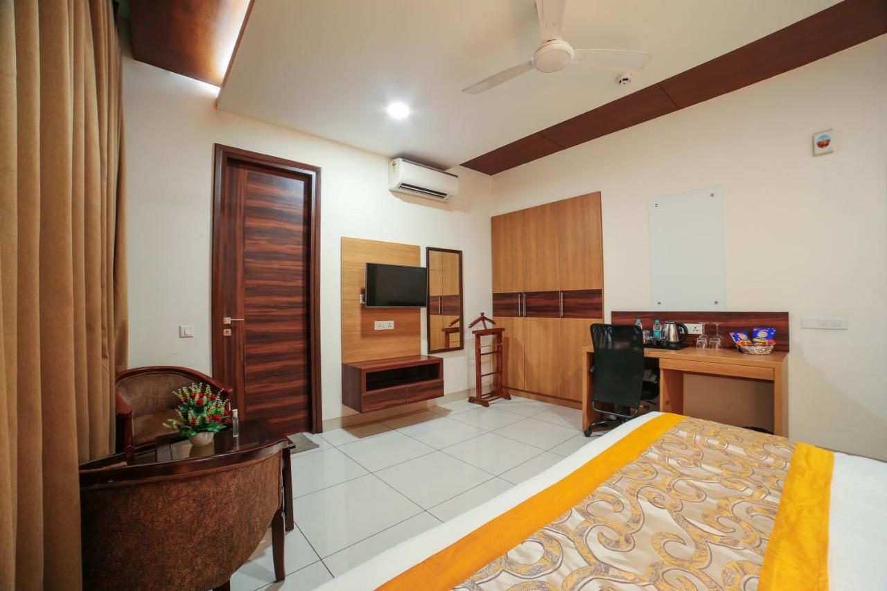Hotel Grand Regency By Jmd Group Near Delhi Igi Airport Neu-Delhi Exterior foto
